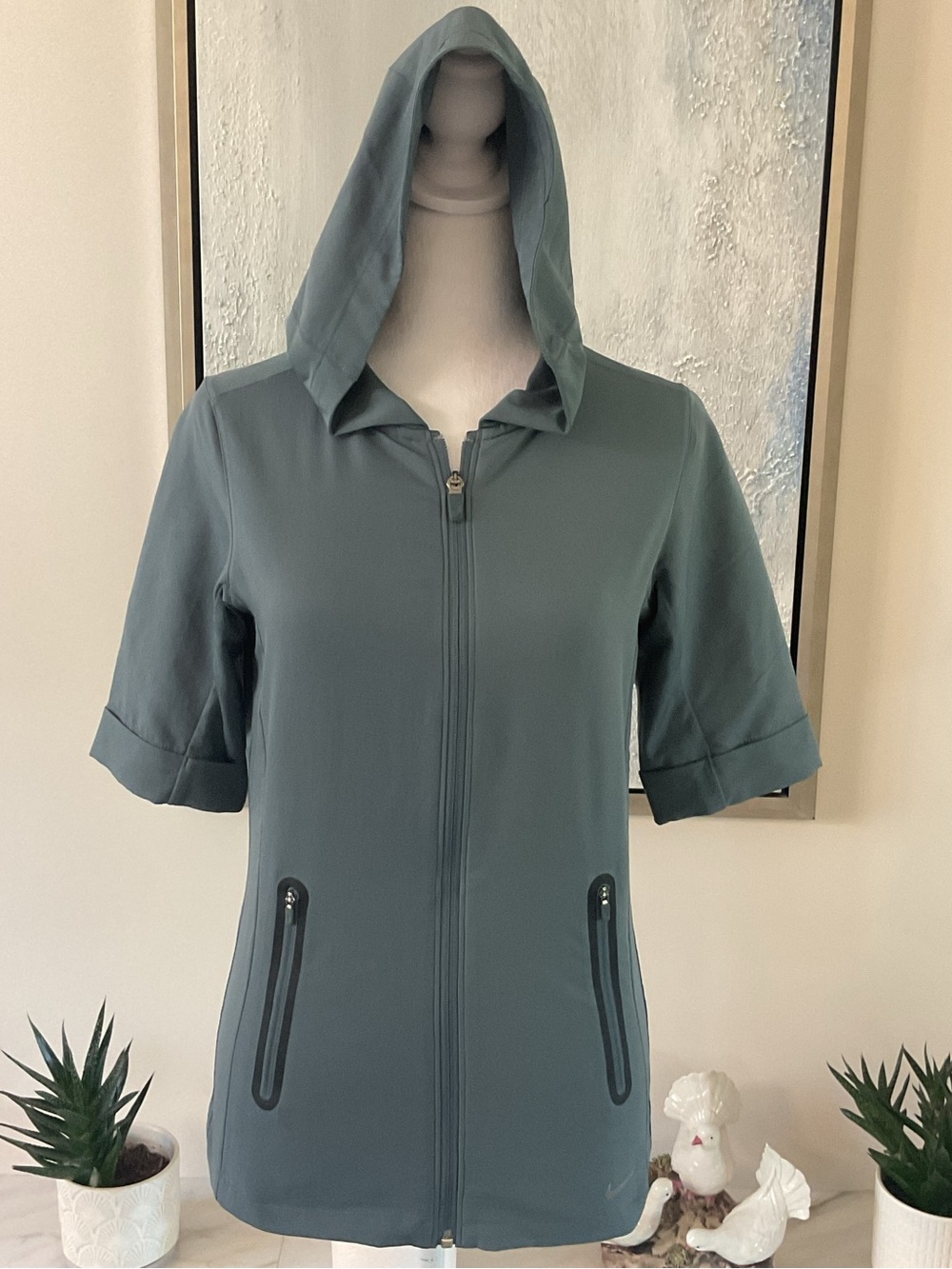 **Nike Short-Sleeve Hooded Golf Tour Performance Zip Jacket in Slate